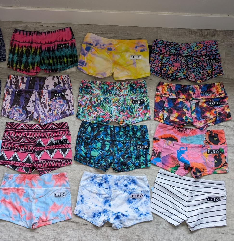 Fleo Shorts Size Small - image 4